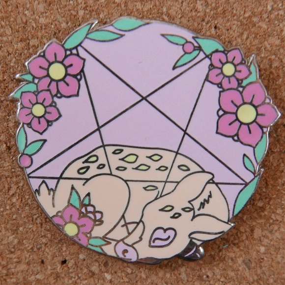 Pentacle Fawn Enamel Pin - Picture 1 of 3
